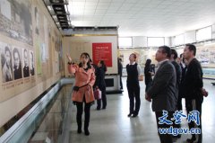 环保局机关干部觀光天福山革命遗址
