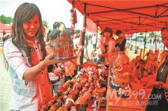 佰益公司、哈尔信食品等40余家8大类400多个品种的特色农副產物、酒类產物及日常食品参展