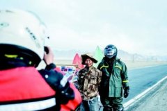  本年47岁的李宗涛有着许多人年轻时的梦想——徒步中国
