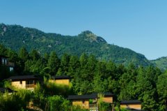 是根據国际五星级旅館和国家4A级景区尺度打造的城郊生态型度假村