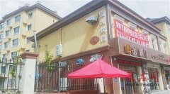      环保、卫生、工商许可全无 百湖花园多家飯館无证策划     百湖花园餐饮一条街