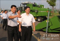 奇瑞重工的水田机械和“谷王”烘干机在江西市场深受用户喜欢