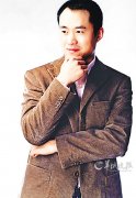 是不是很配？”首当“红娘”的邱启明当即回应：“豈非相亲学历很重要吗？”停顿了一会儿后