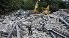 某地一度假村内建别墅群占地为水源掩護区(图)
