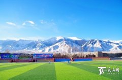 摩登的新疆巴里坤县蓝得纯粹、蓝得感人